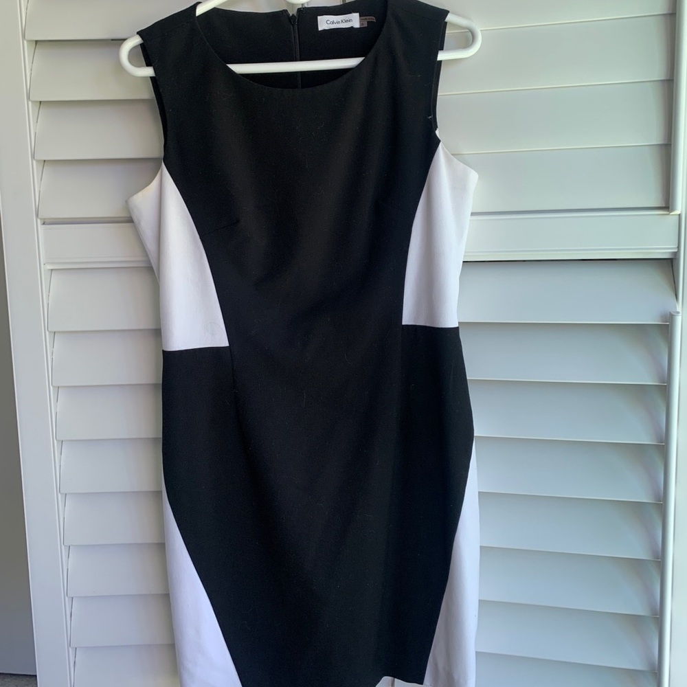 Sleeveless black and white dress
